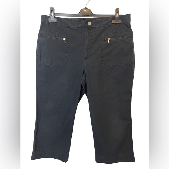 LRL Active Black Capri Pant Lightweight Zipped Front PocketsWomen  Size 12 - Picture 1 of 9